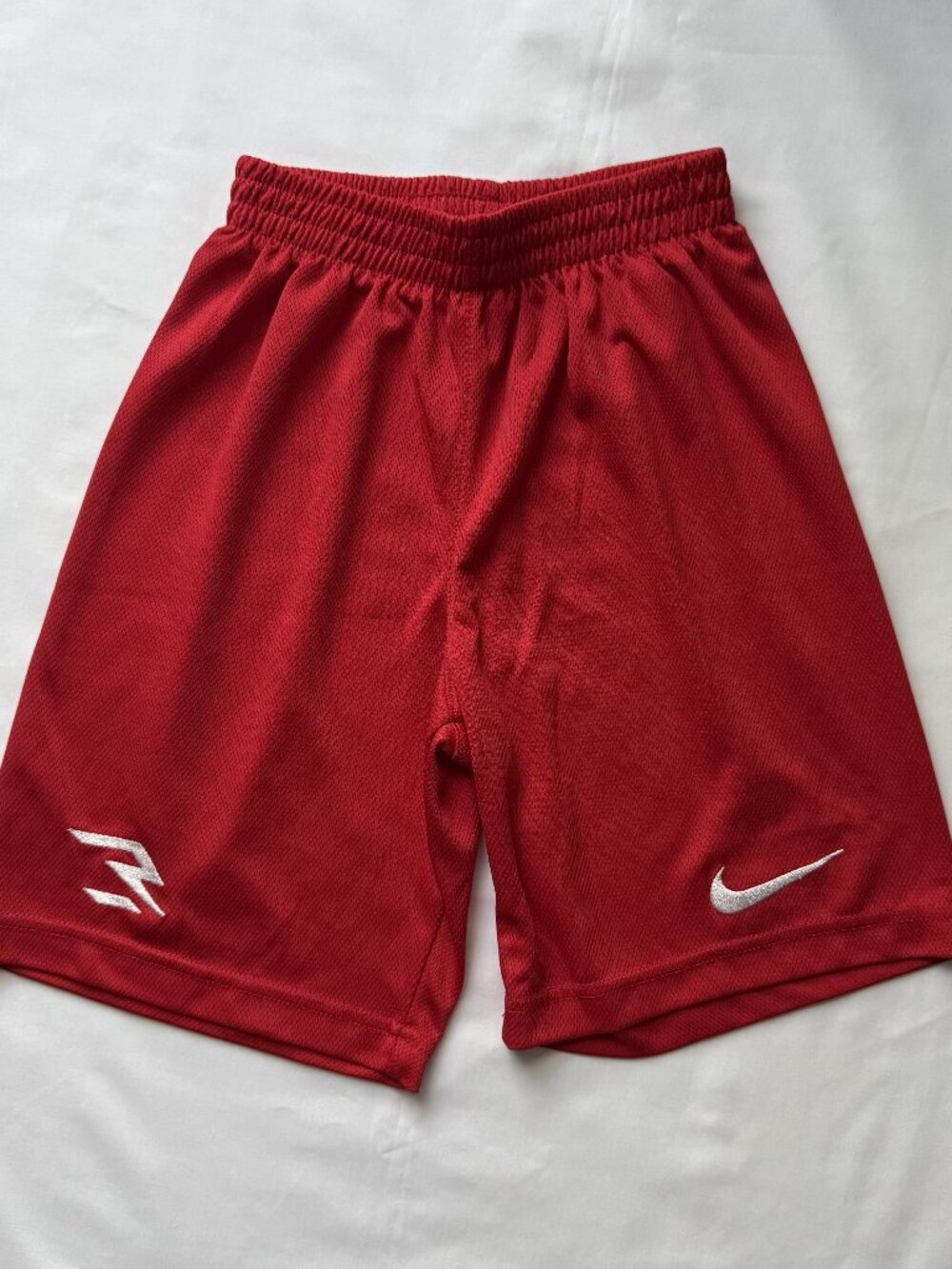 Nike Boys Red Mesh Athletic Basketball Shorts White Swoosh Youth Size Medium